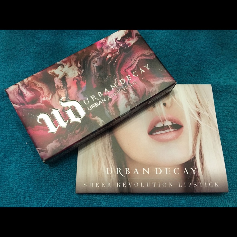 URBAN DECAY eyeshadow palette & lip sample NWT